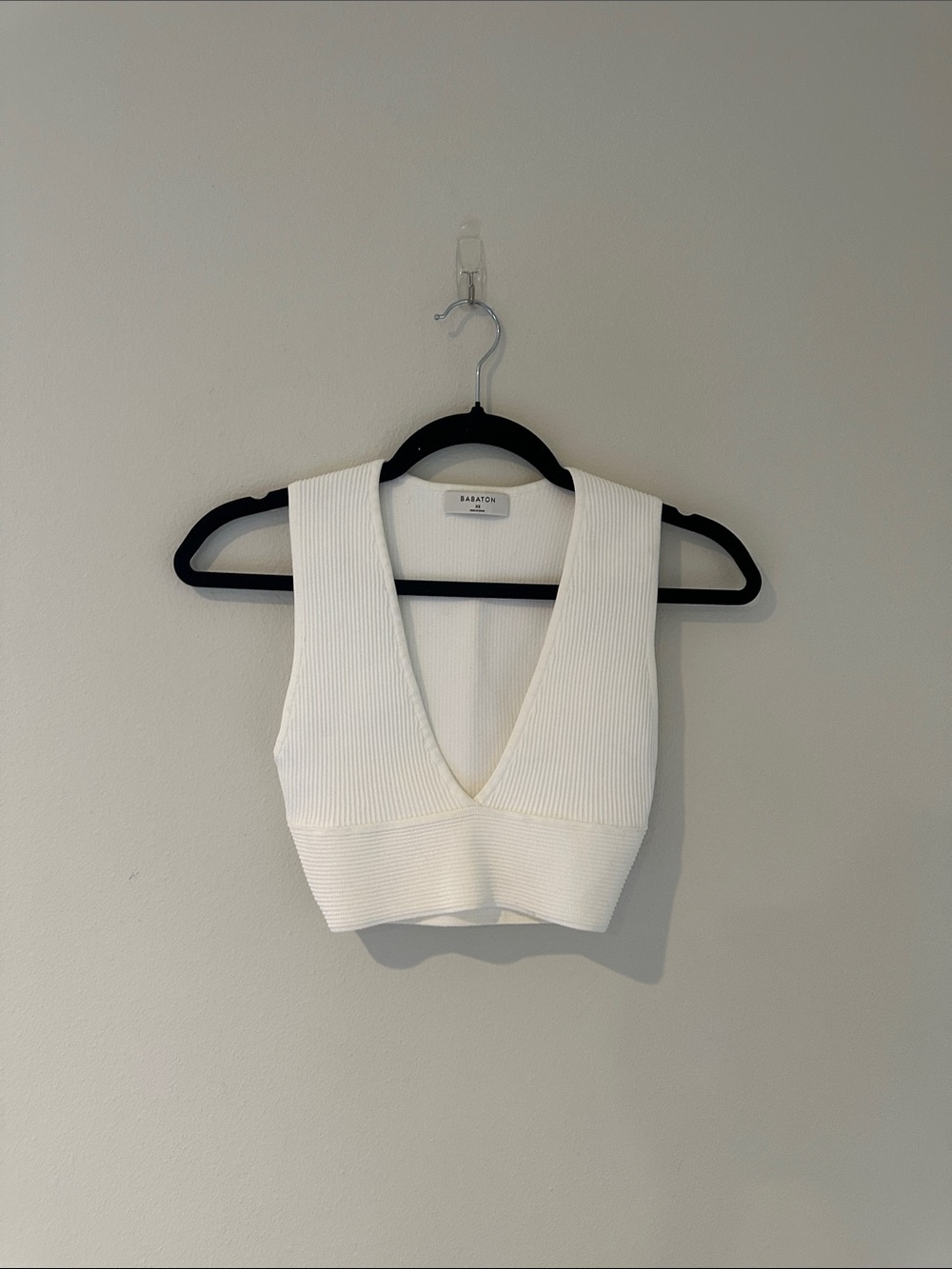Aritzia Babaton Cream Ribbed Deep V Crop Top XS